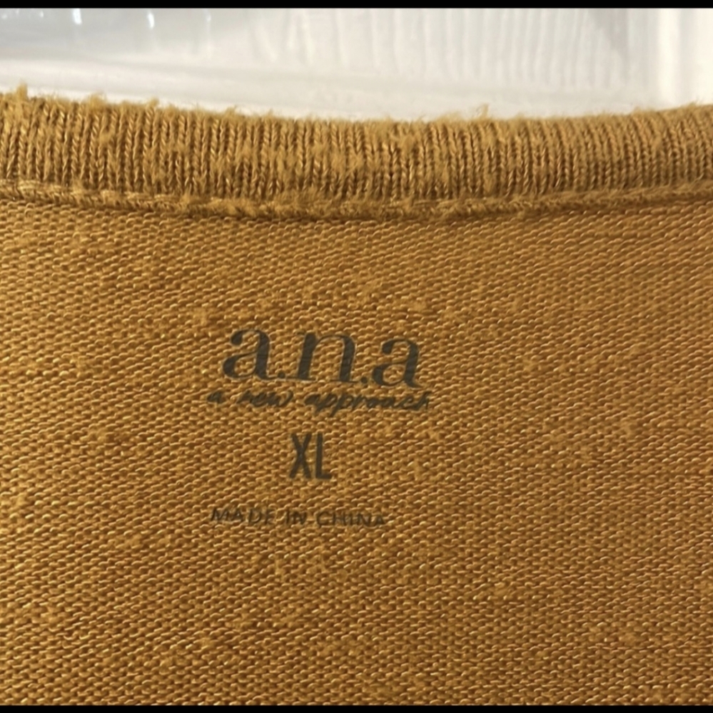 Sweater - Picture 2 of 4